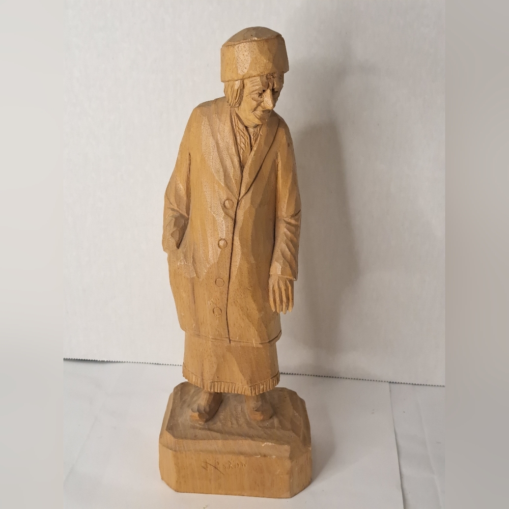 Vintage Caron Hand Carved Peasant Woman Figurine.
